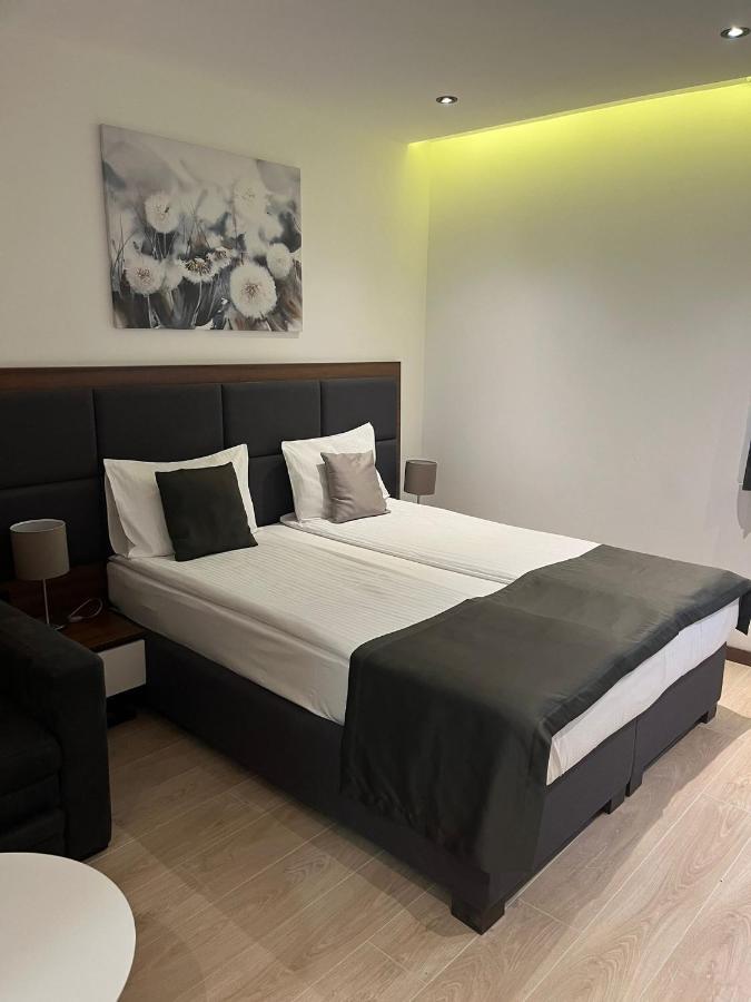 Stasa Zoned Ii Apartment *